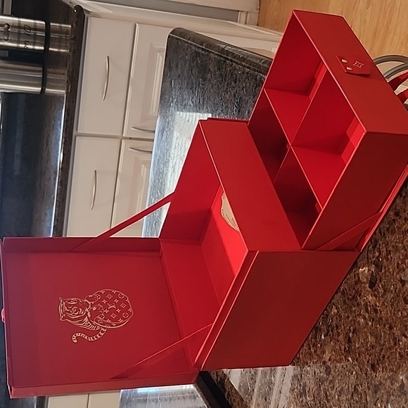 Beautiful Jewelry Box - Picture 8 of 15